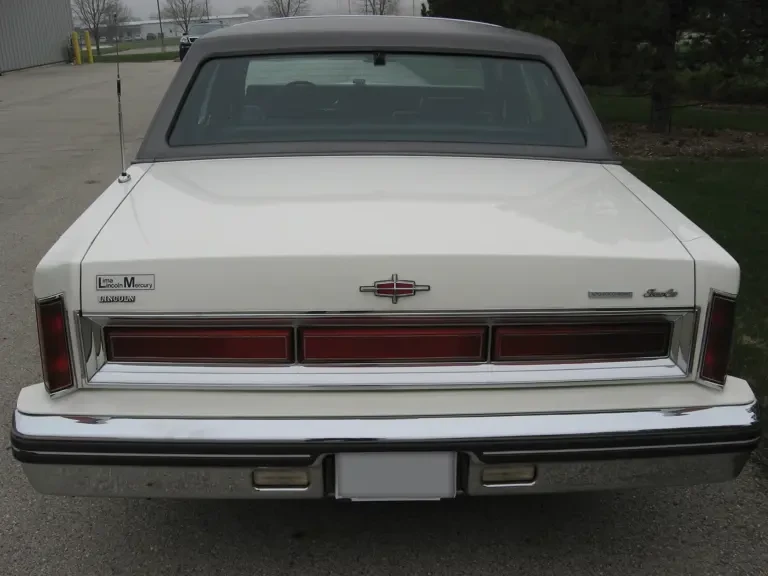 1983 Lincoln Town Car - Image 2 of 2