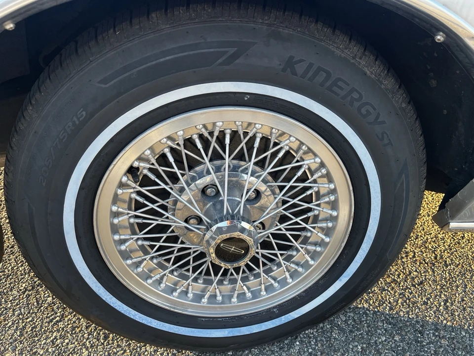 1983 Lincoln Town Car - Image 8 of 16
