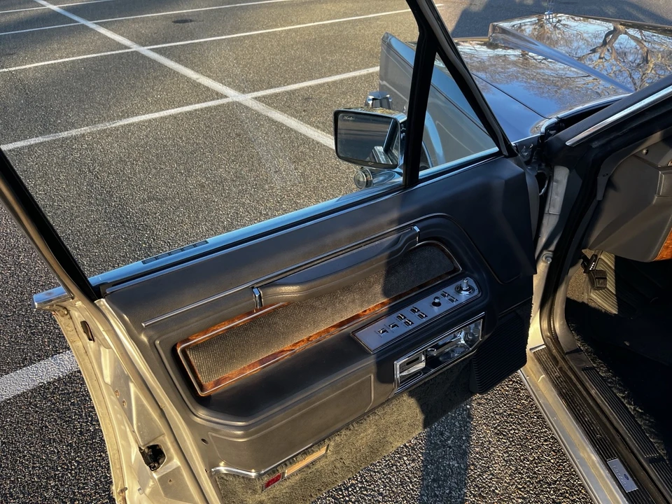 1983 Lincoln Town Car - Image 14 of 16