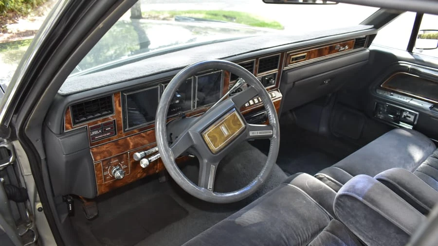 1983 Lincoln Town Car - Image 4 of 31