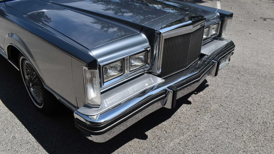 1983 Lincoln Town Car - Image 10 of 31