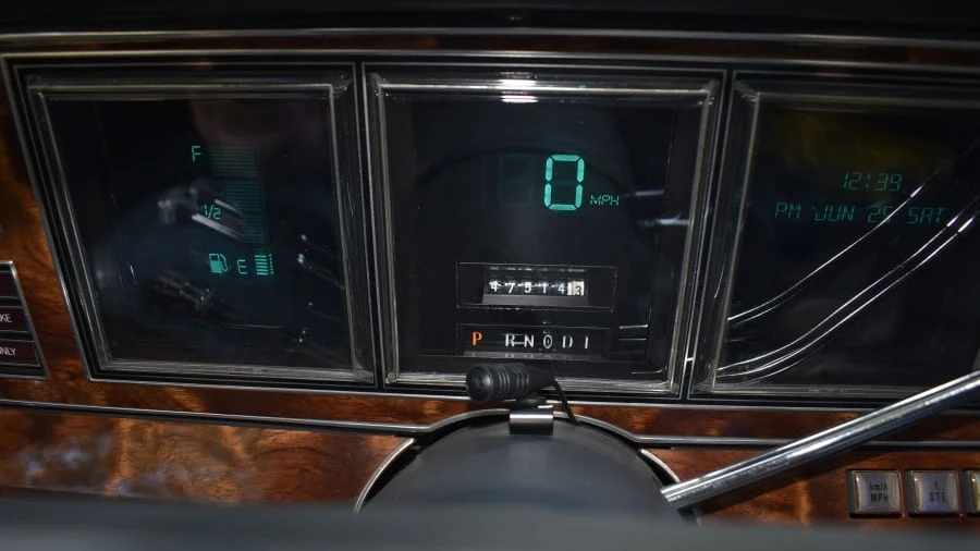 1983 Lincoln Town Car - Image 13 of 31