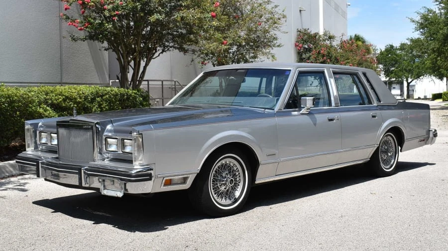 1983 Lincoln Town Car - Image 15 of 31
