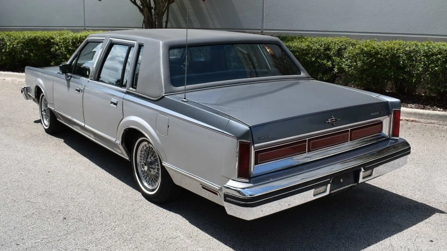 1983 Lincoln Town Car - Image 16 of 31