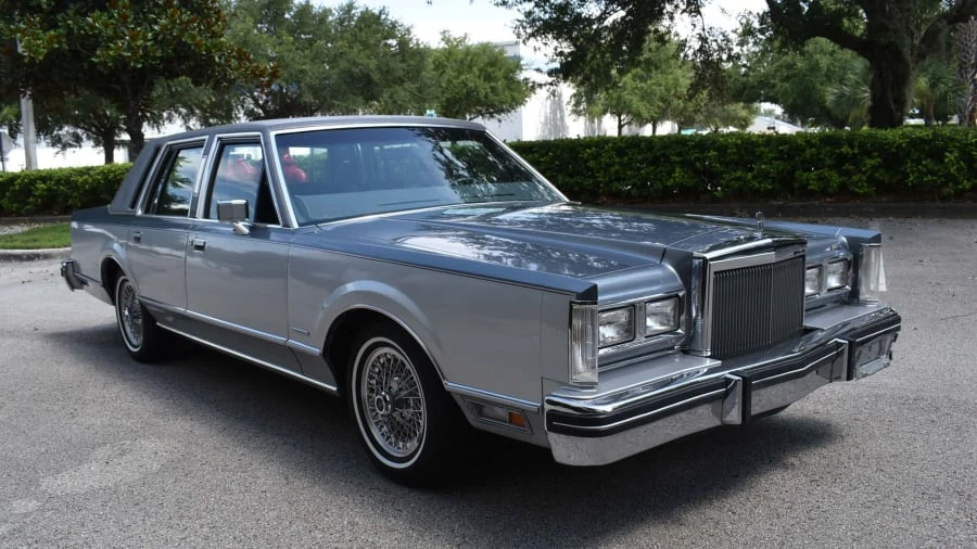 1983 Lincoln Town Car - Image 17 of 31