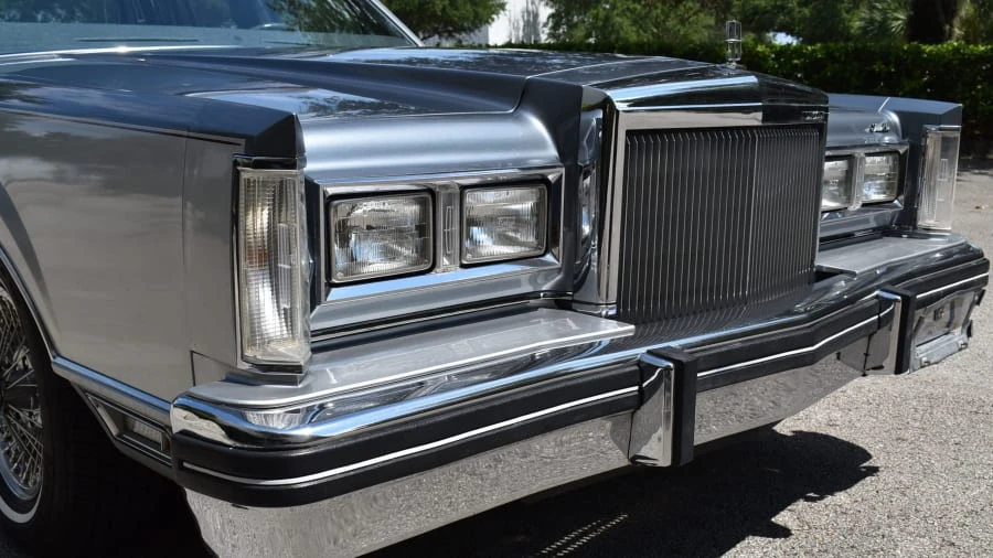 1983 Lincoln Town Car - Image 22 of 31