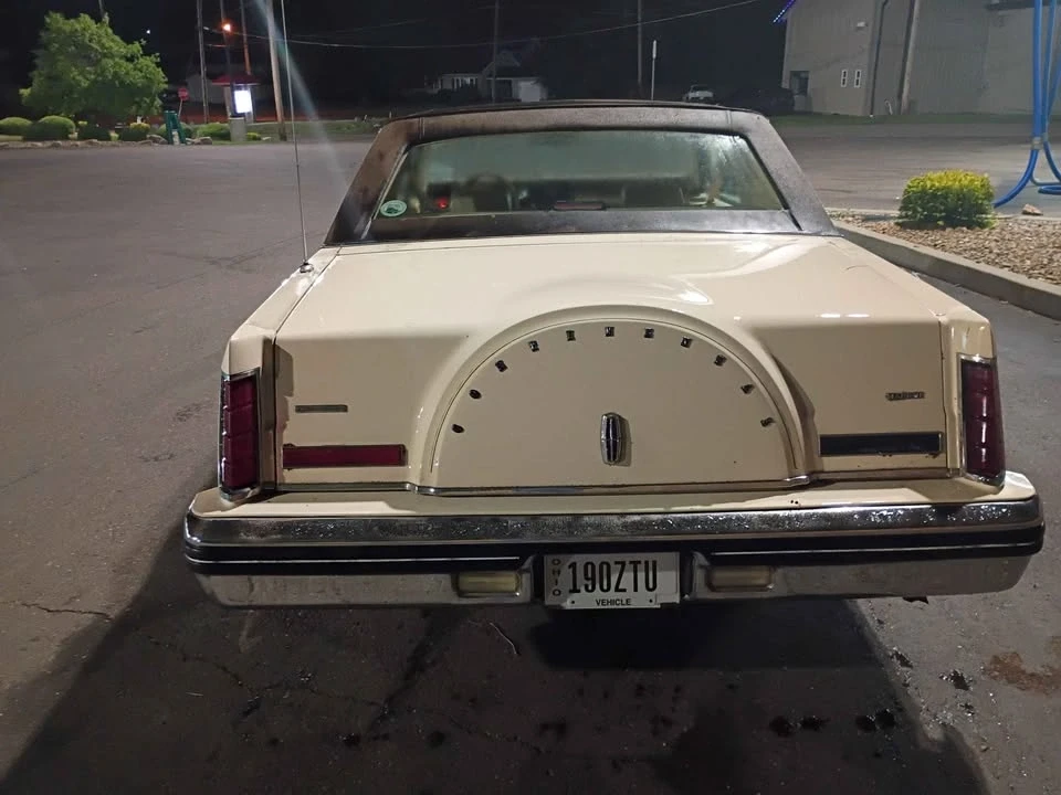 1983 Lincoln Continental Mark VII - Image 2 of 8