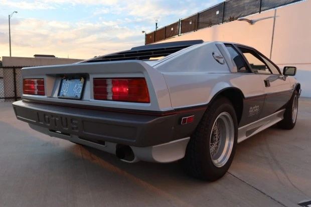 1983 Lotus Esprit Series 3 & Turbo - Image 2 of 7
