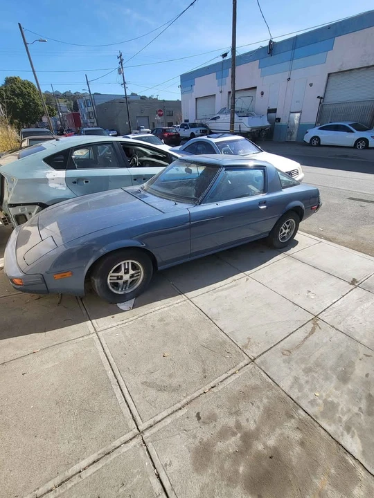 1983 Mazda - Image 6 of 11