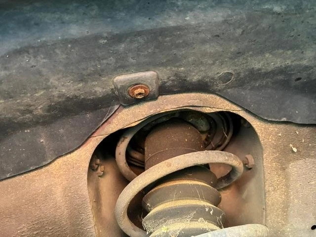 1983 Mazda - Image 9 of 12