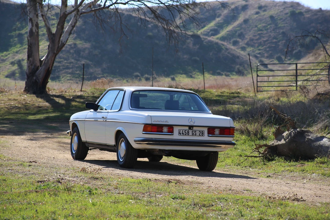 1983 Mercedes-Benz 190E - Image 12 of 31
