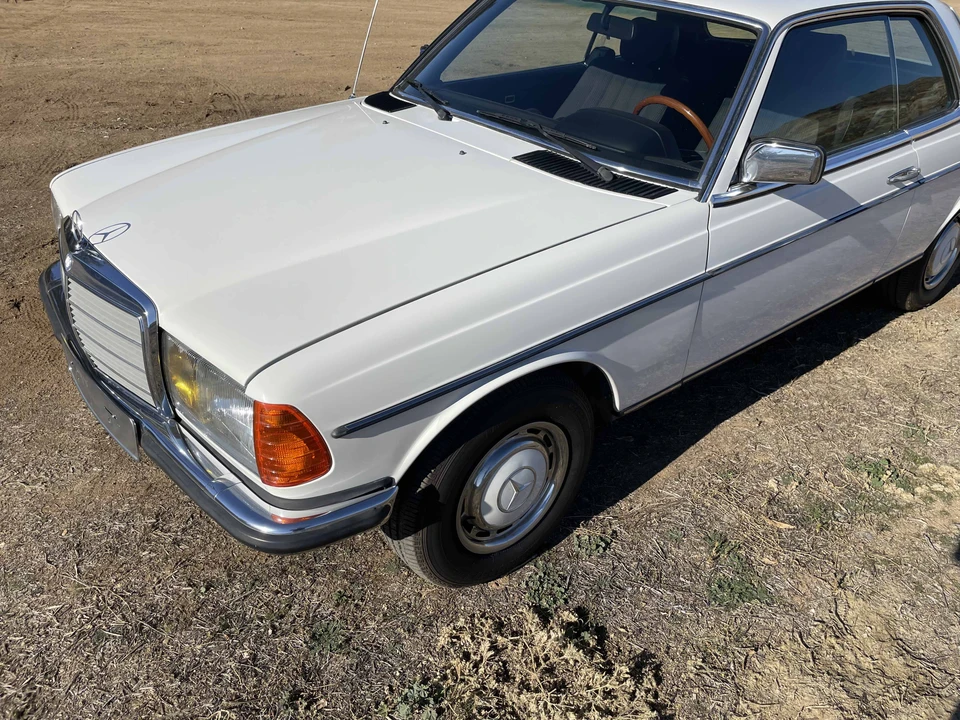 1983 Mercedes-Benz 190E - Image 19 of 31