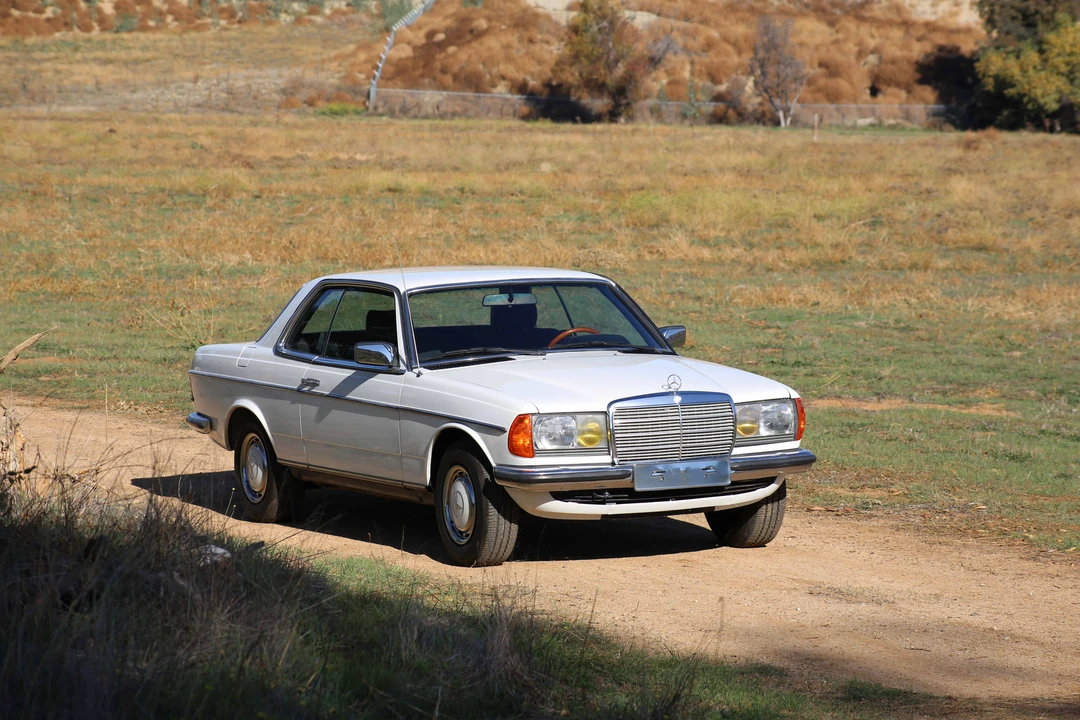 1983 Mercedes-Benz 190E - Image 2 of 31