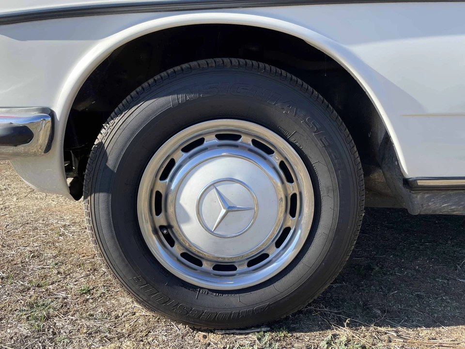 1983 Mercedes-Benz 190E - Image 21 of 31