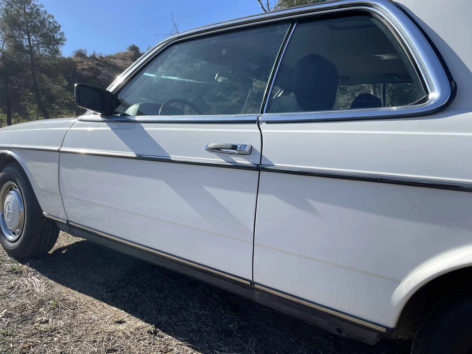 1983 Mercedes-Benz 190E - Image 22 of 31