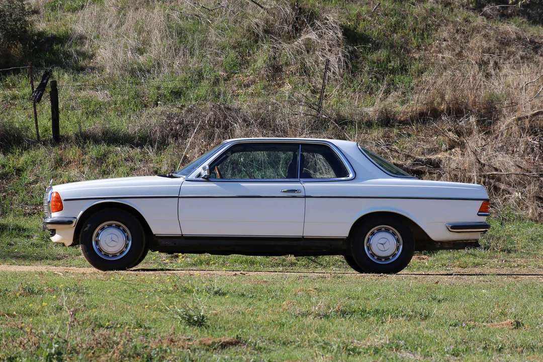 1983 Mercedes-Benz 190E - Image 10 of 31
