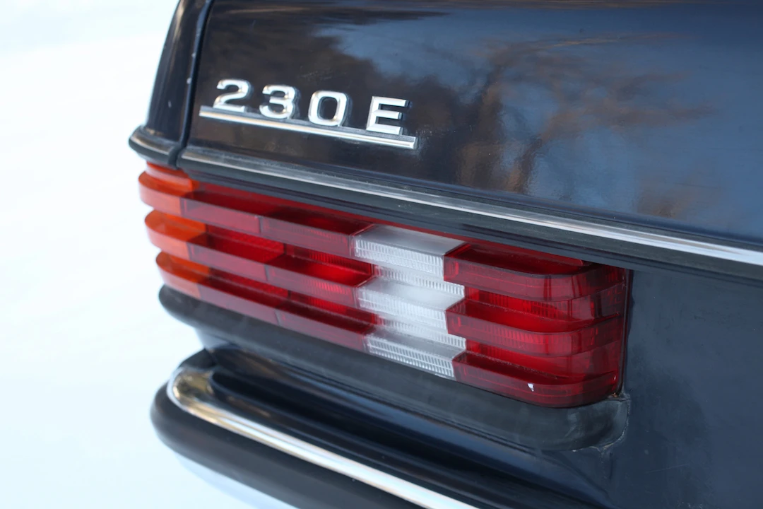 1983 Mercedes-Benz W123 Sedan - Image 28 of 31