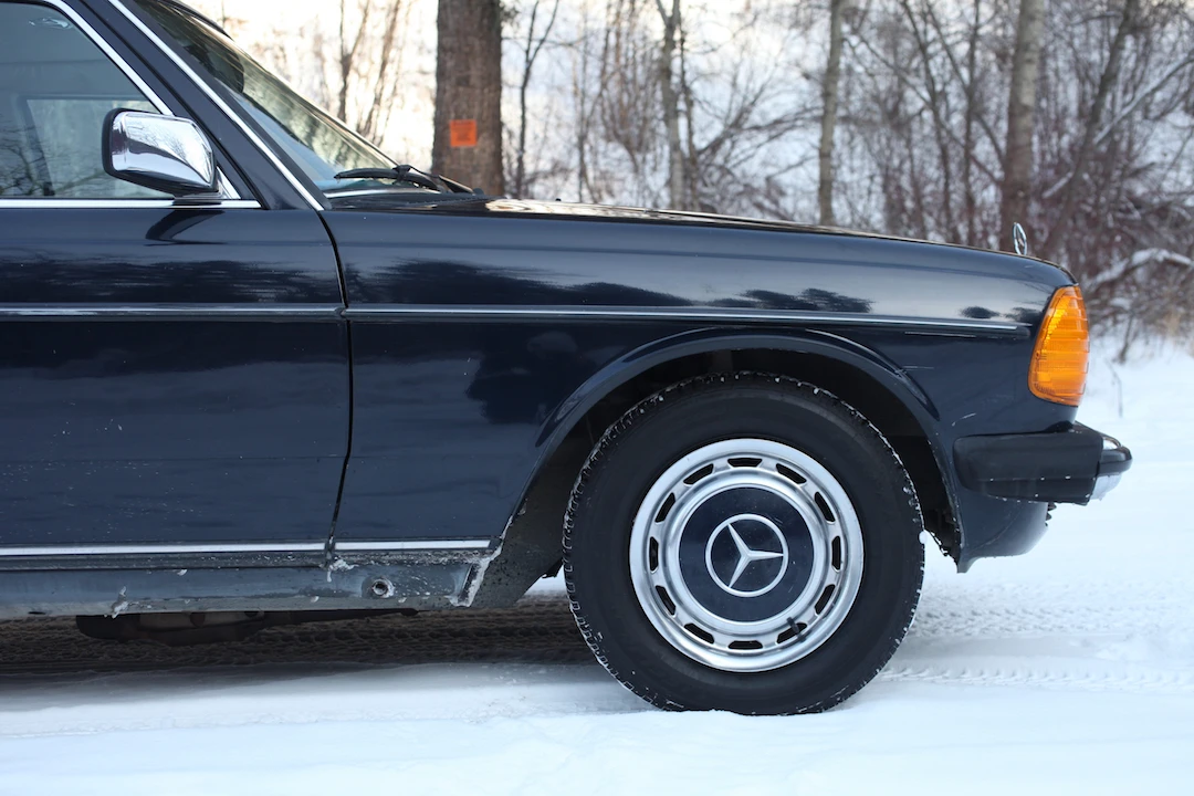 1983 Mercedes-Benz W123 Sedan - Image 19 of 31