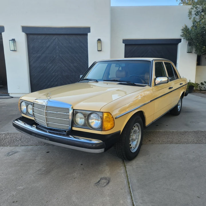 1983 Mercedes-Benz W123 Sedan - Image 3 of 31