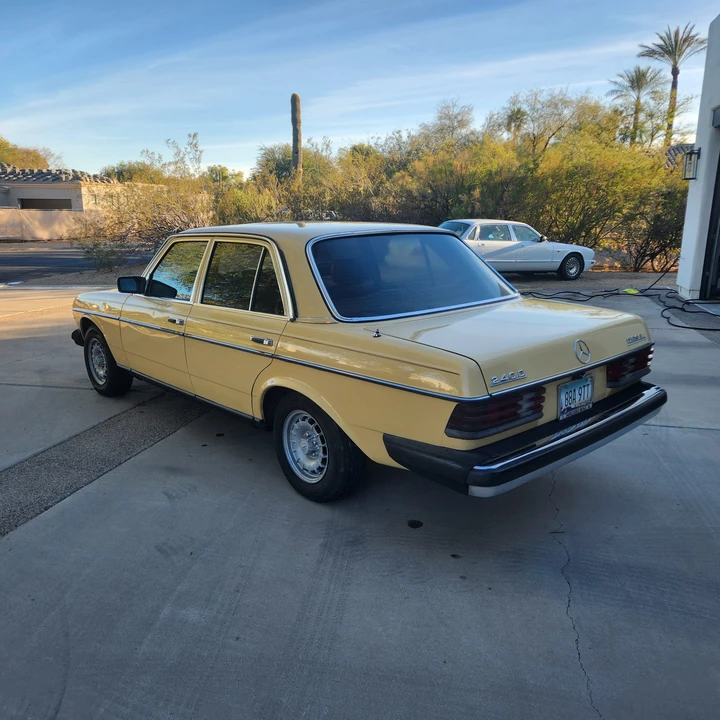 1983 Mercedes-Benz W123 Sedan - Image 16 of 31