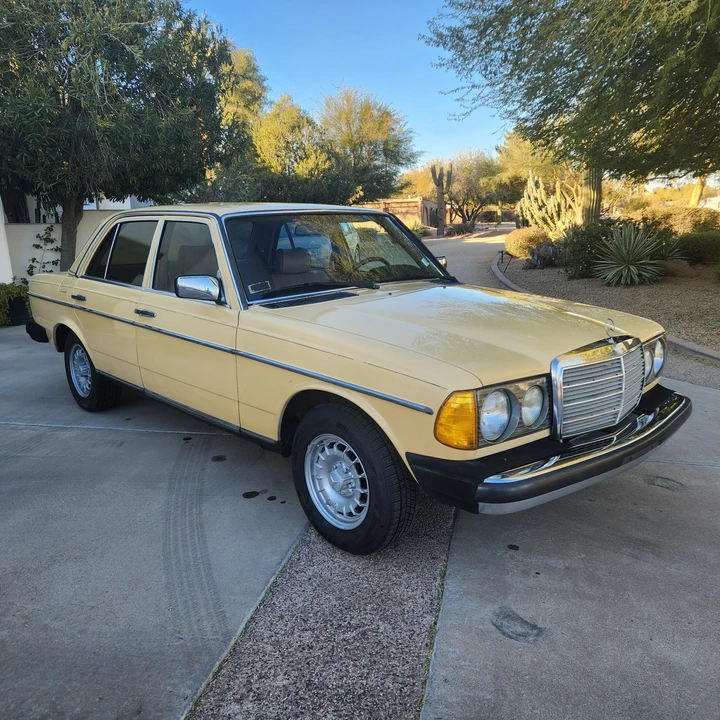 1983 Mercedes-Benz W123 Sedan - Image 6 of 31