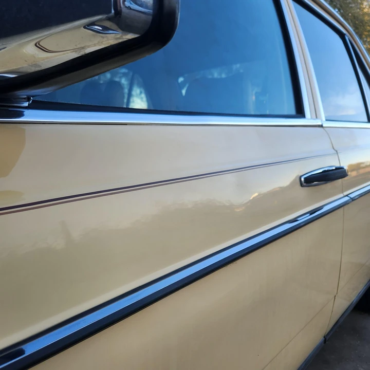 1983 Mercedes-Benz W123 Sedan - Image 26 of 31