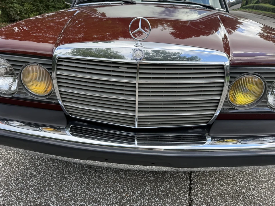 1983 Mercedes-Benz W123 Sedan - Image 22 of 31