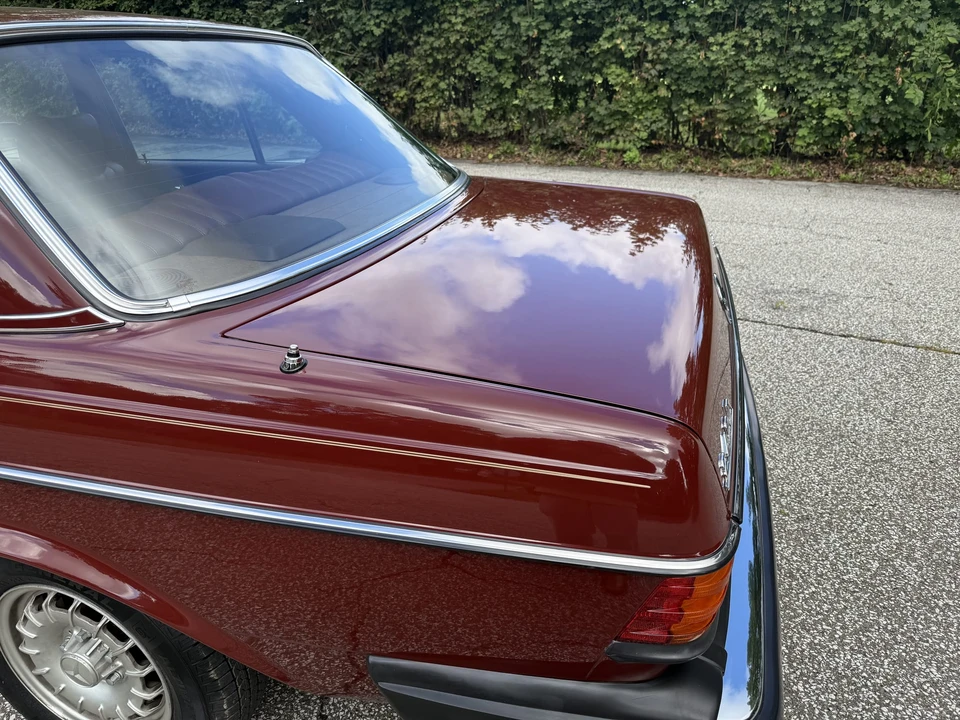 1983 Mercedes-Benz W123 Sedan - Image 27 of 31