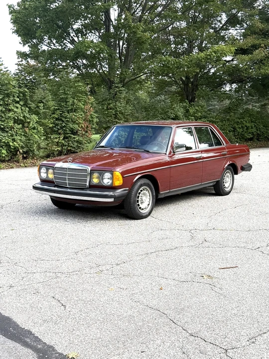 1983 Mercedes-Benz W123 Sedan - Image 4 of 31