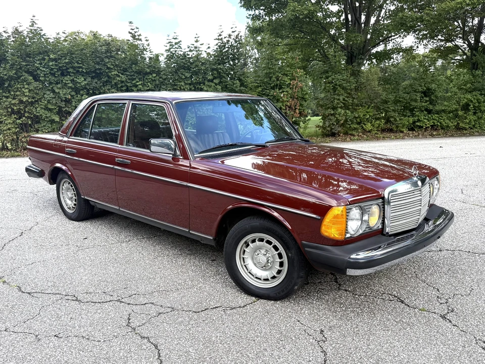 1983 Mercedes-Benz W123 Sedan - Image 11 of 31