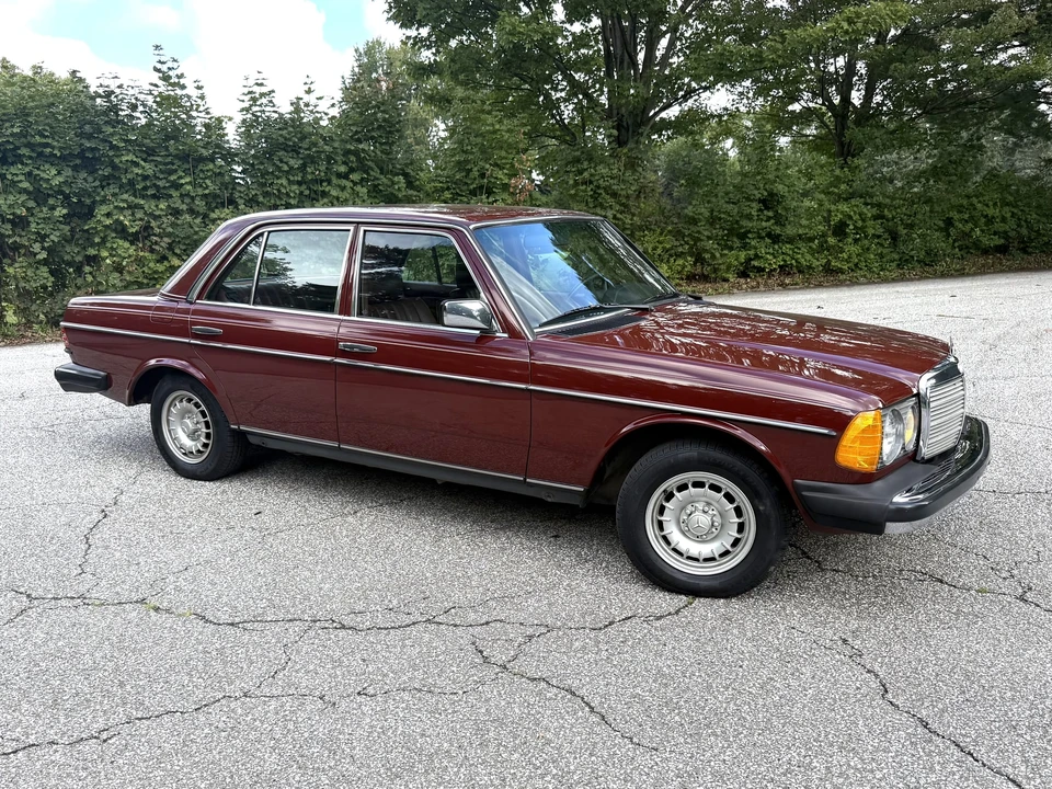1983 Mercedes-Benz W123 Sedan - Image 13 of 31