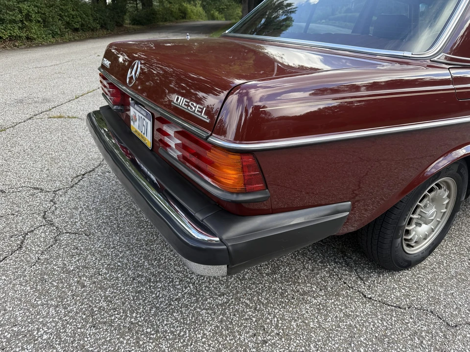 1983 Mercedes-Benz W123 Sedan - Image 26 of 31