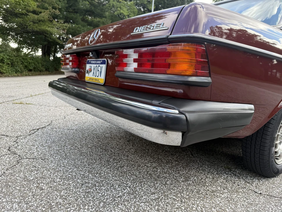 1983 Mercedes-Benz W123 Sedan - Image 30 of 31