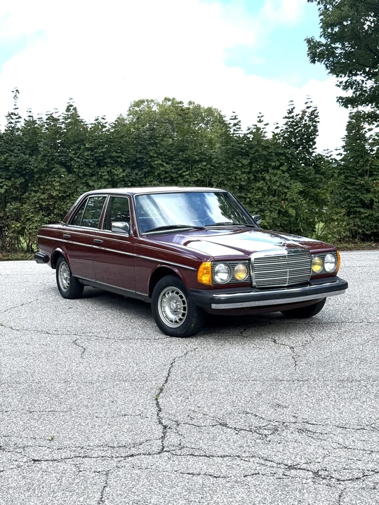 1983 Mercedes-Benz W123 Sedan - Image 9 of 31