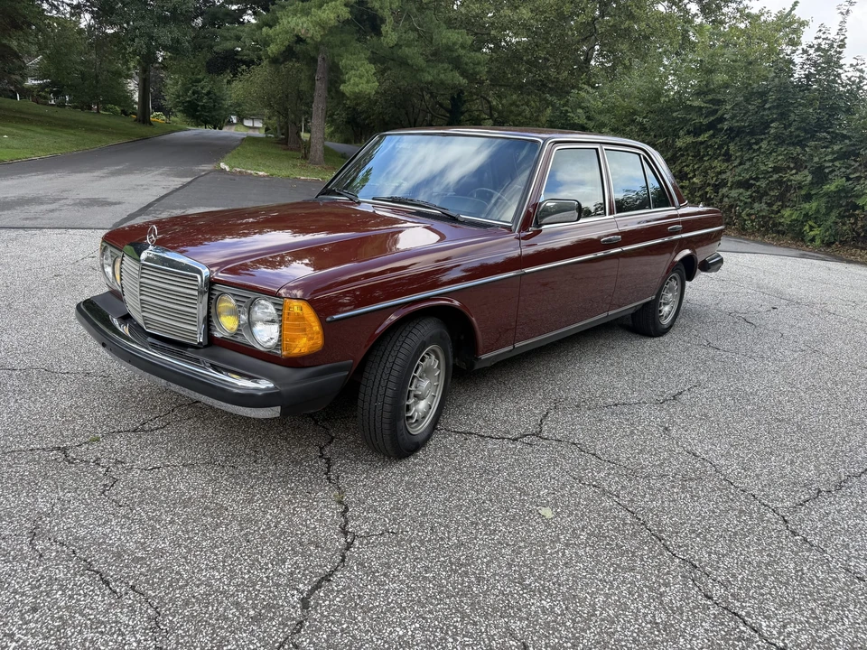 1983 Mercedes-Benz W123 Sedan - Image 3 of 31