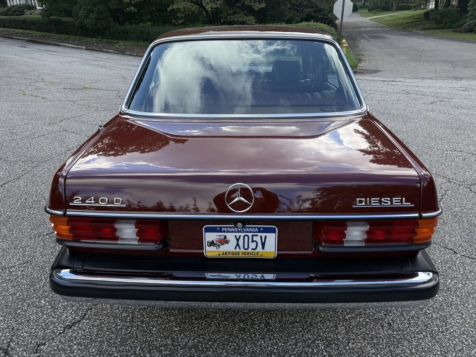 1983 Mercedes-Benz W123 Sedan - Image 15 of 31