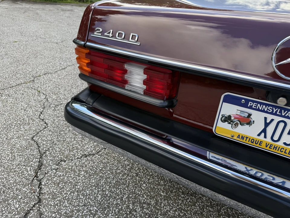 1983 Mercedes-Benz W123 Sedan - Image 29 of 31