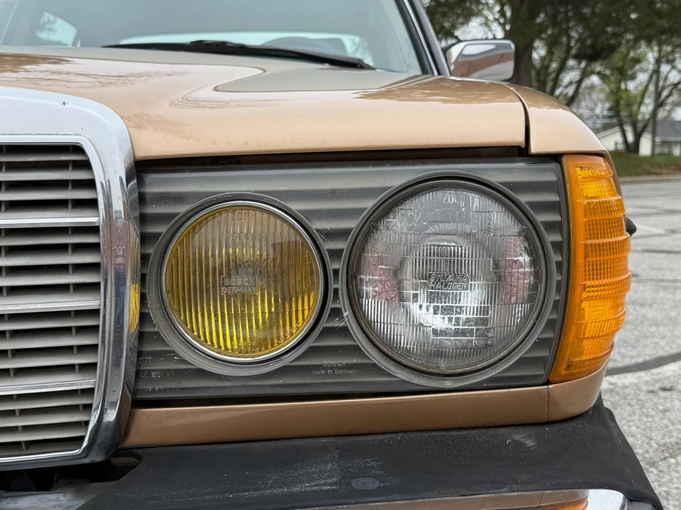 1983 Mercedes-Benz W123 Sedan - Image 26 of 31