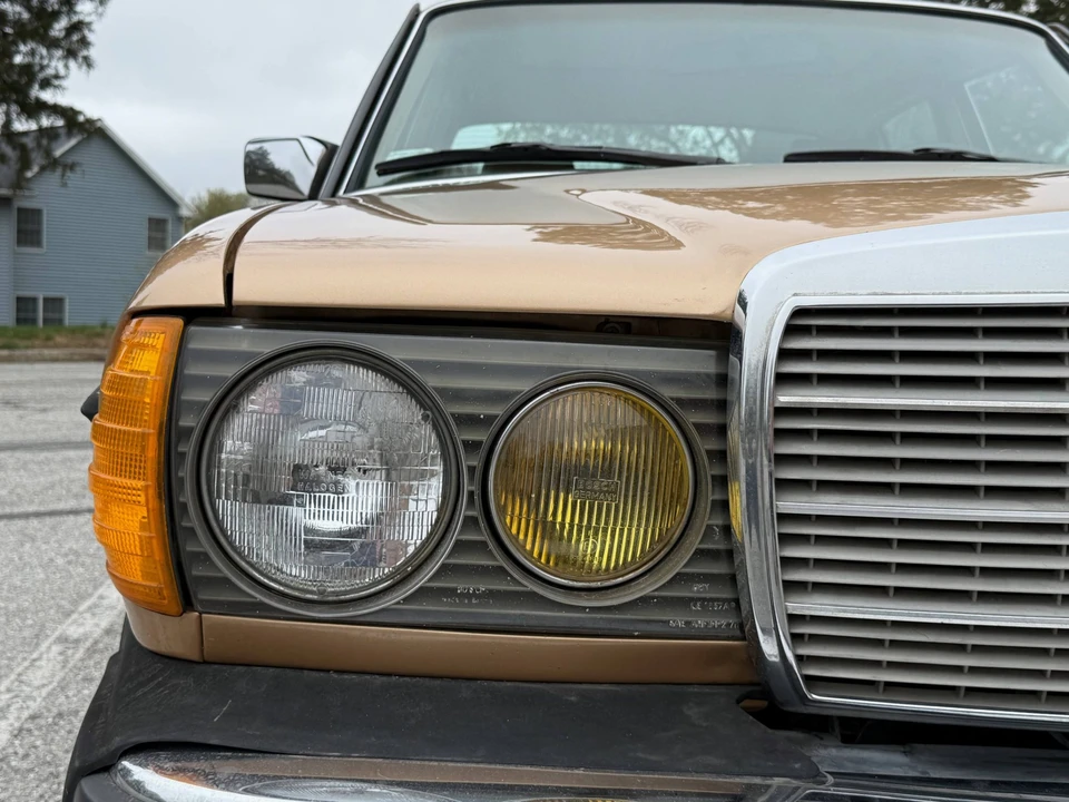 1983 Mercedes-Benz W123 Sedan - Image 27 of 31