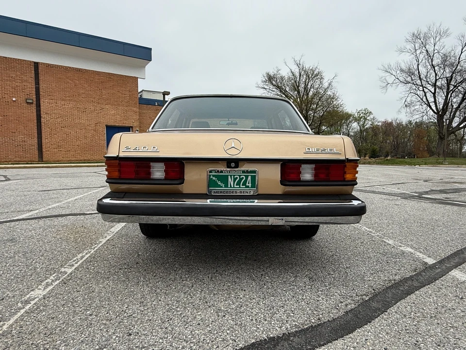 1983 Mercedes-Benz W123 Sedan - Image 8 of 31