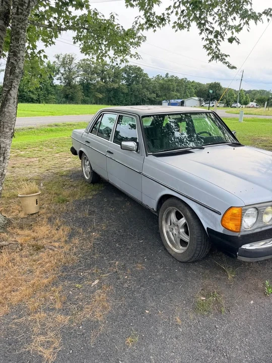 1983 Mercedes-Benz 190E - Image 2 of 8