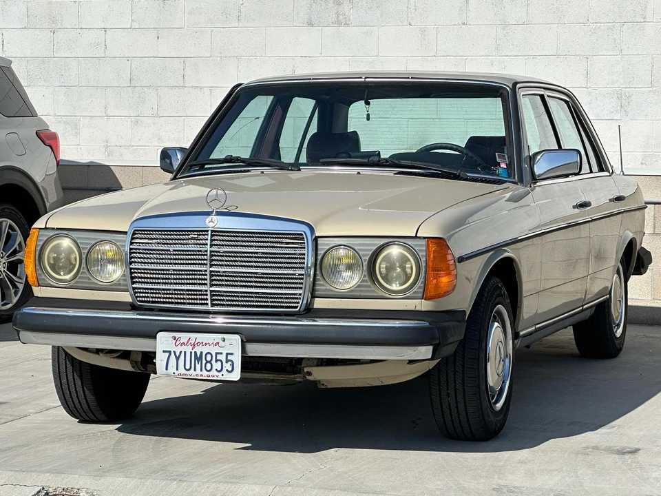 1983 Mercedes-Benz E-Class - Image 6 of 31
