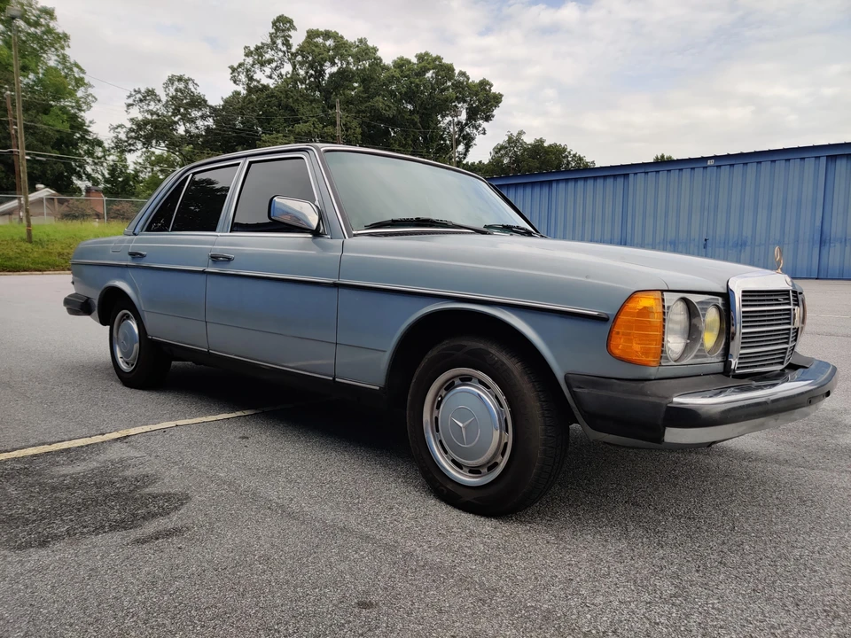 1983 Mercedes-Benz E-Class - Image 10 of 31