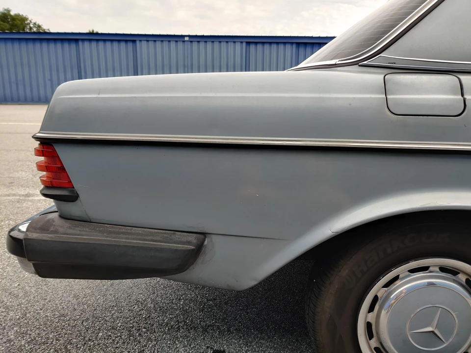 1983 Mercedes-Benz E-Class - Image 16 of 31
