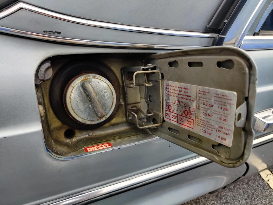 1983 Mercedes-Benz E-Class - Image 18 of 31