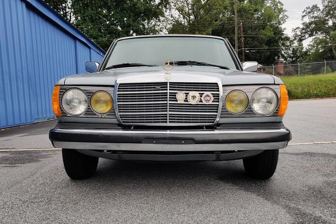 1983 Mercedes-Benz E-Class - Image 5 of 31