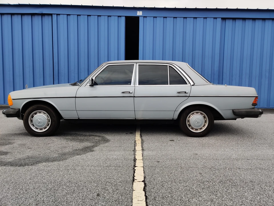 1983 Mercedes-Benz E-Class - Image 7 of 31