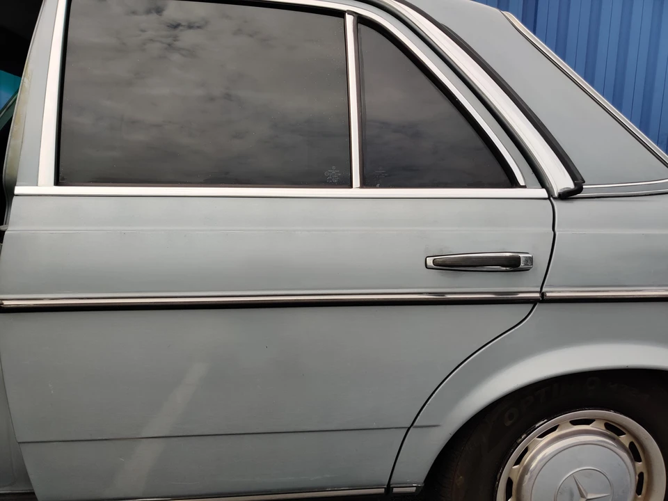 1983 Mercedes-Benz E-Class - Image 13 of 31