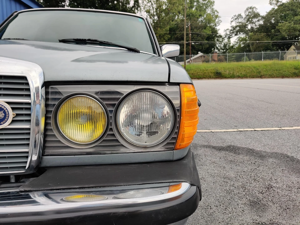 1983 Mercedes-Benz E-Class - Image 29 of 31