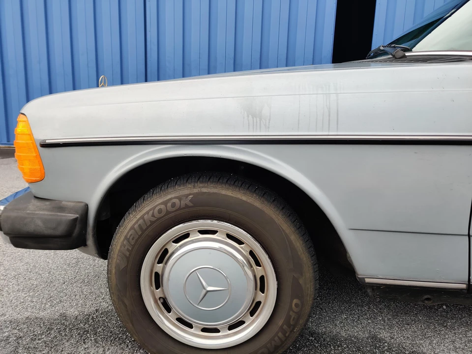 1983 Mercedes-Benz E-Class - Image 11 of 31